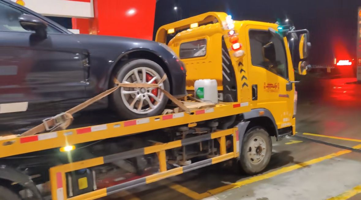 台南行车途中遇到突发状况该如何呼叫道路救援？
